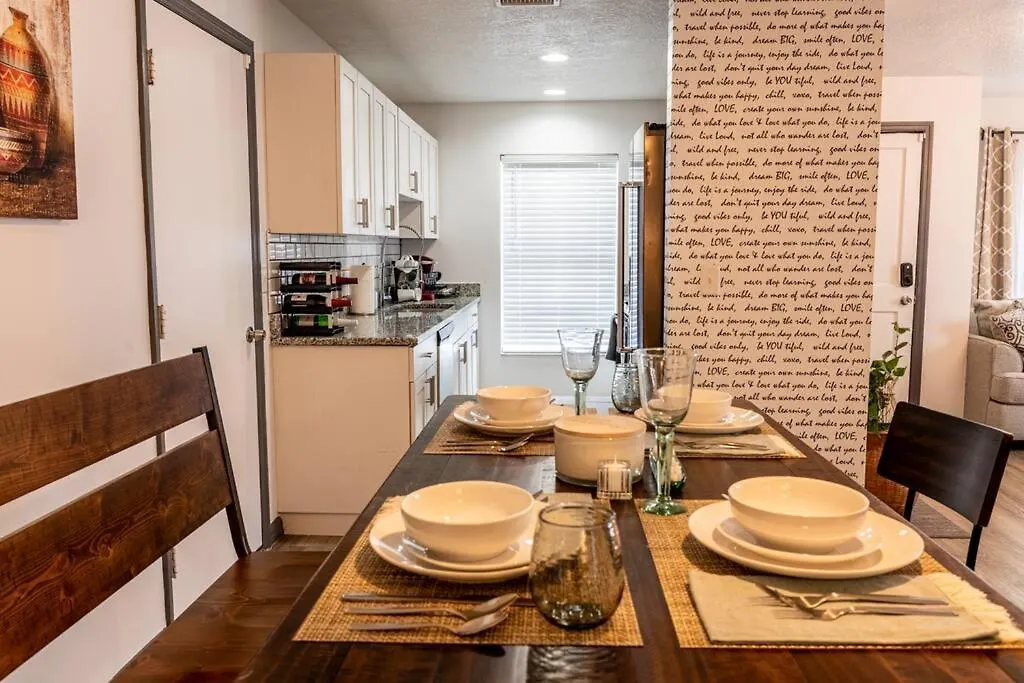 Upscale Ybor House With Outdoor Living Space Тампа