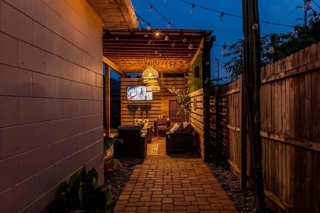 Upscale Ybor House With Outdoor Living Space Тампа