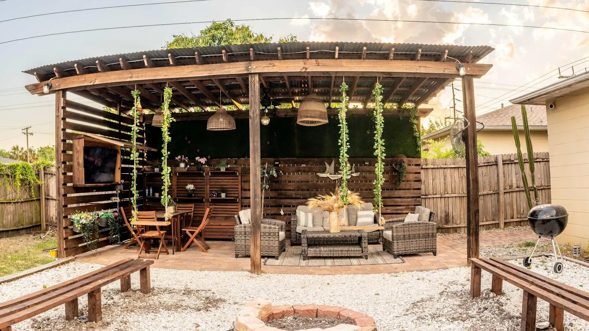 Дом отдыха Upscale Ybor House With Outdoor Living Space Тампа